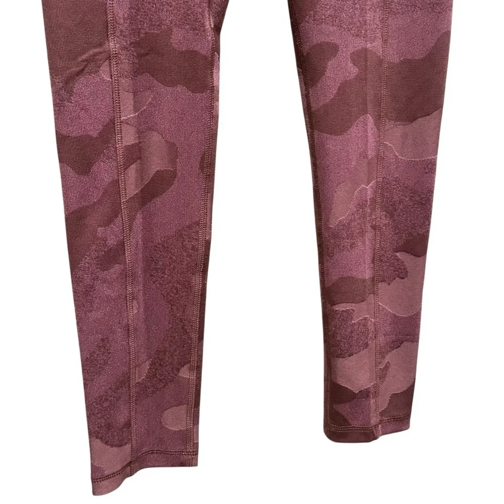 The North Face Women's Luxe Motivation Pocket 7/8 Legging NWT Small Maroon Camo - Picture 4 of 12